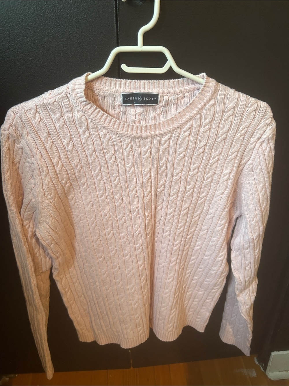 Karen Scott Pale Pink Cable Crewneck Sweater no size tag . Fits like a large.